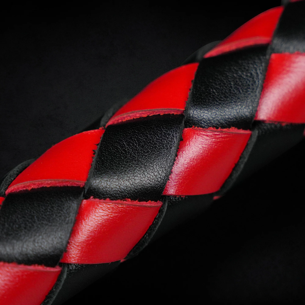 ™ Obsidian Vex Flogger