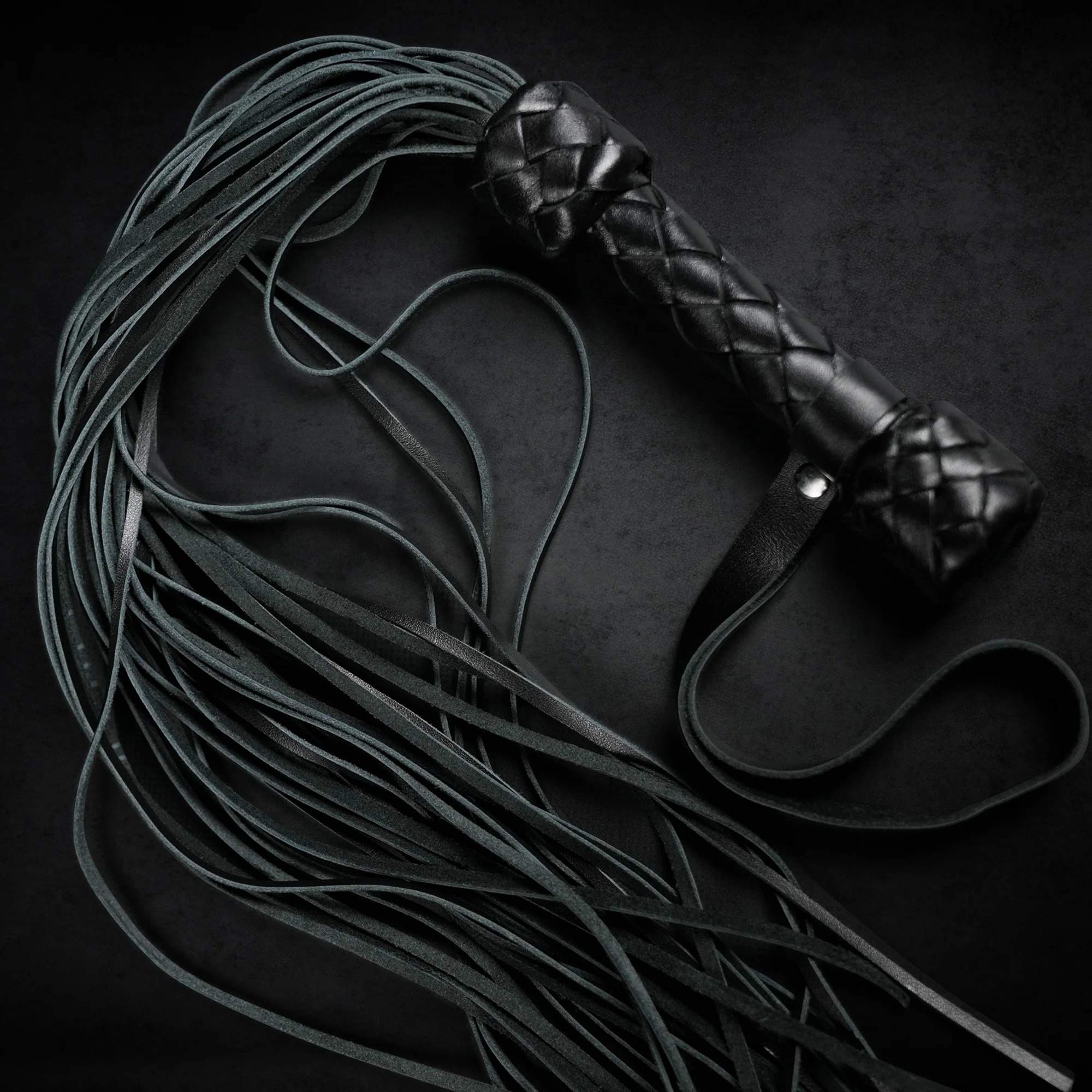™ Obsidian Vex Flogger