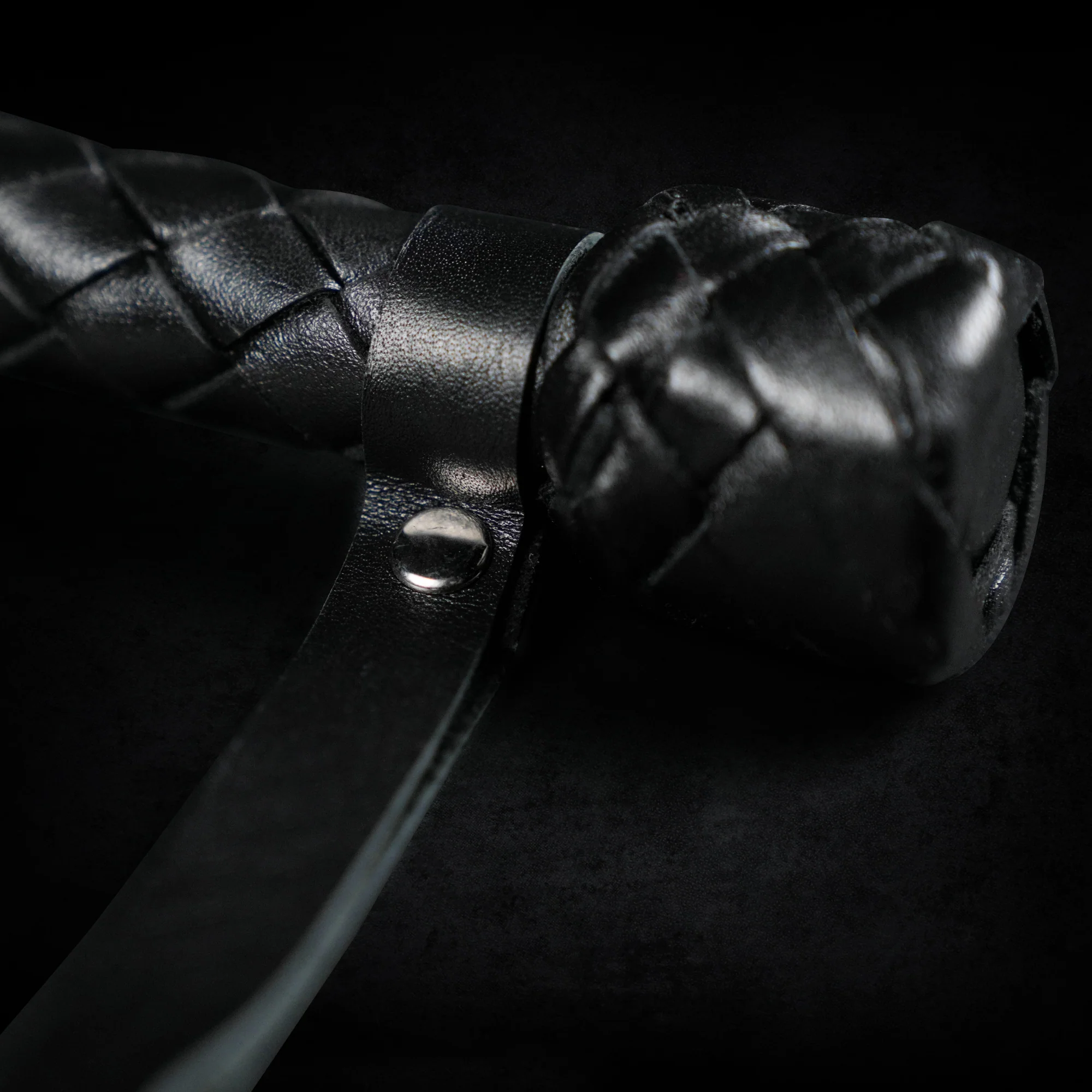 ™ Obsidian Vex Flogger