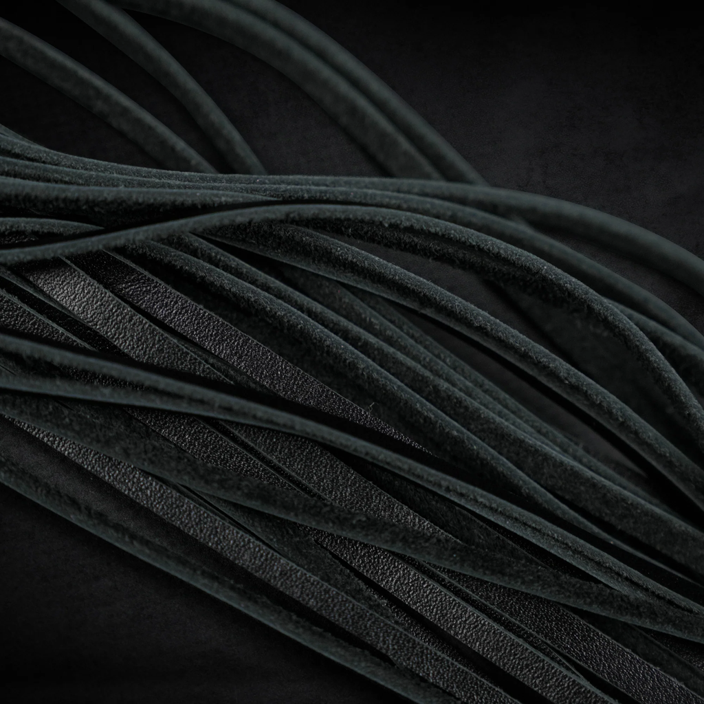 ™ Obsidian Vex Flogger