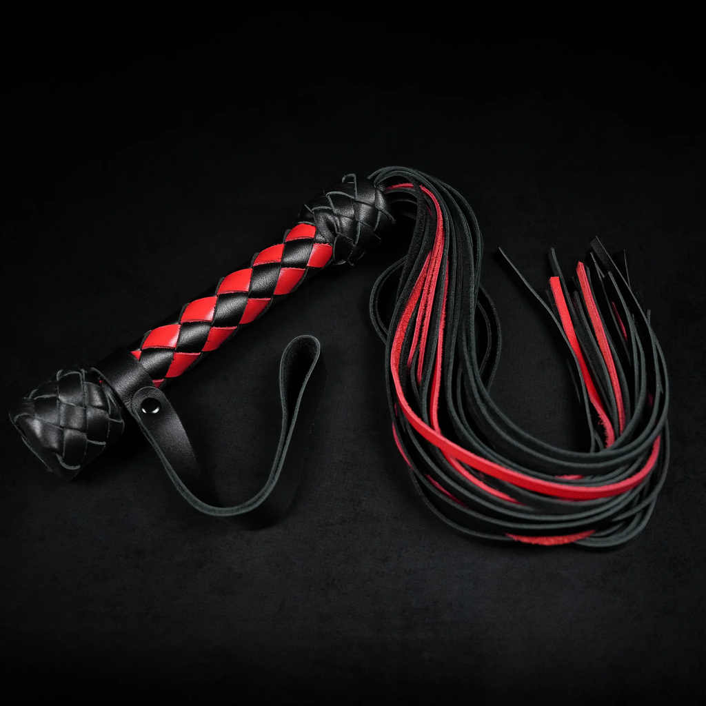 ™ Obsidian Vex Flogger